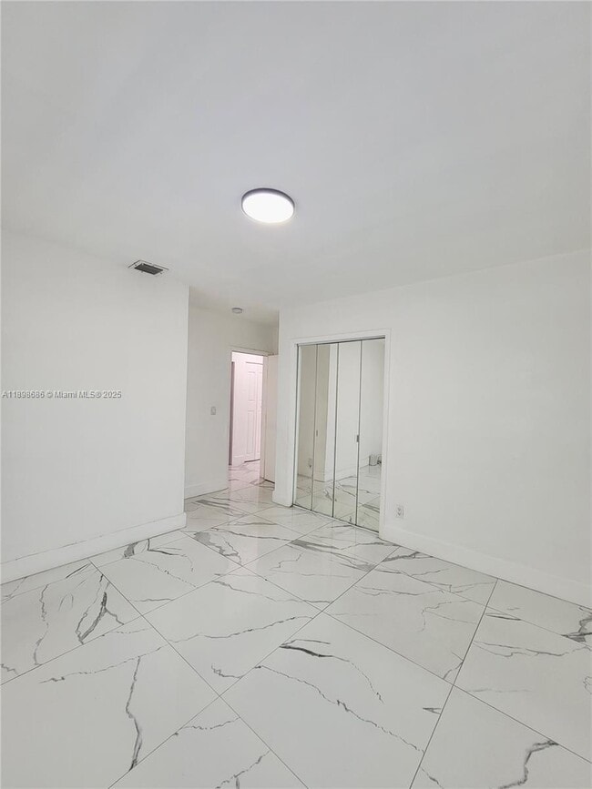 Building Photo - 8210 SW 29th St