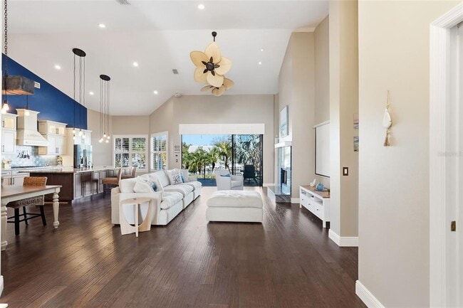 Building Photo - 909 Allegro Ln