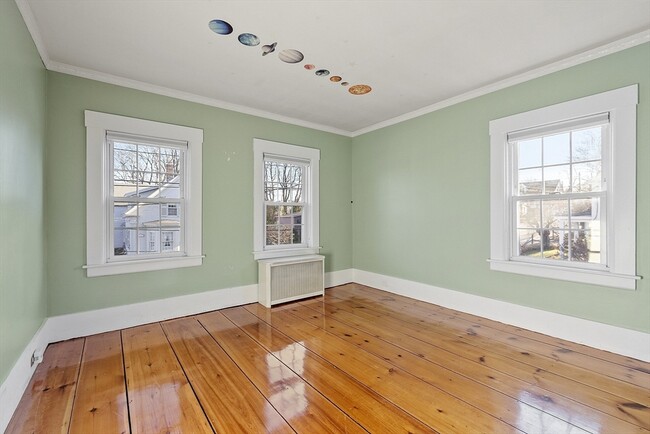 Building Photo - 14 Bacon St