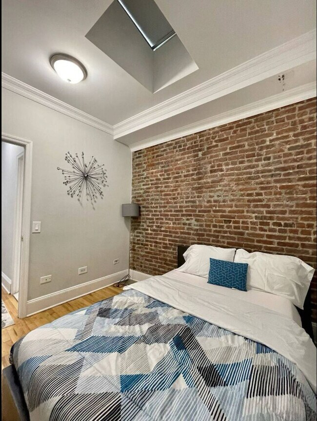 Building Photo - 446 W 50th St