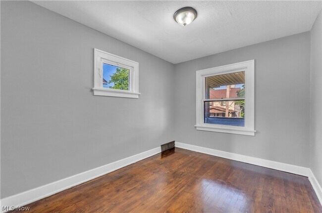 Building Photo - 4453 W 48th St