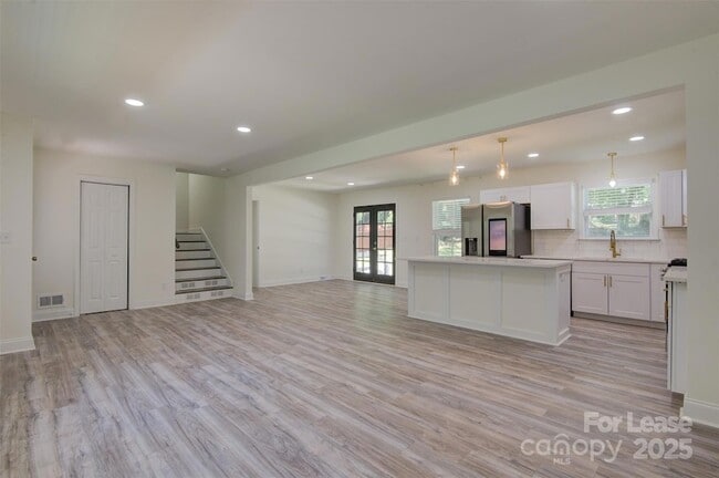 Building Photo - 3900 Rhodes Ave