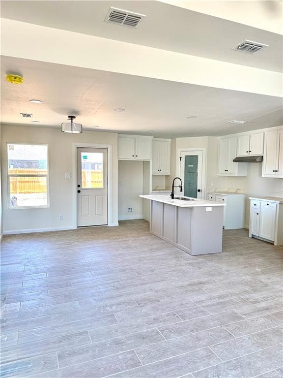 Building Photo - 18 Lana St