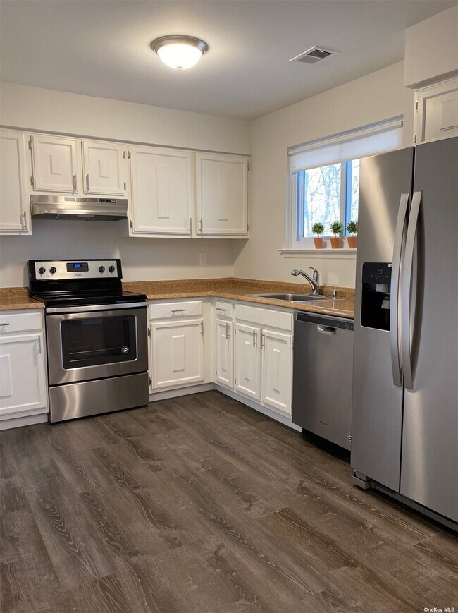 Building Photo - 232 Springmeadow Dr