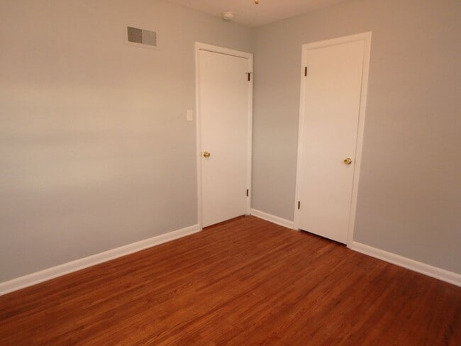 Building Photo - Adorable 3 Bedroom Home!