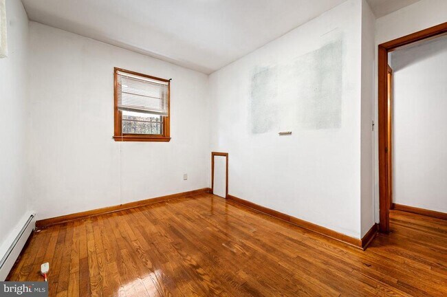 Building Photo - 16811 Ridge Rd