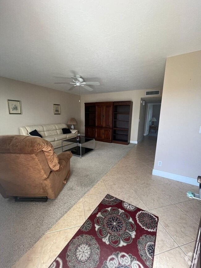 Building Photo - Beautiful 2 bedroom 2 bath Condo in Delray...