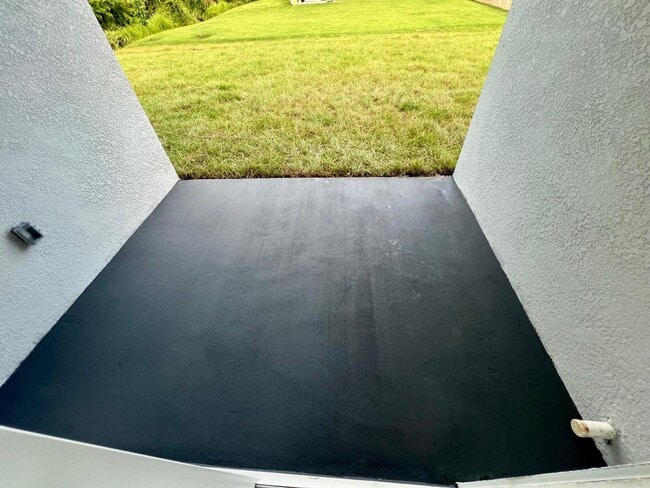 Building Photo - 691 San Filippo Dr SE