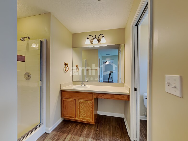 Building Photo - 6732 Gentle Oaks Dr