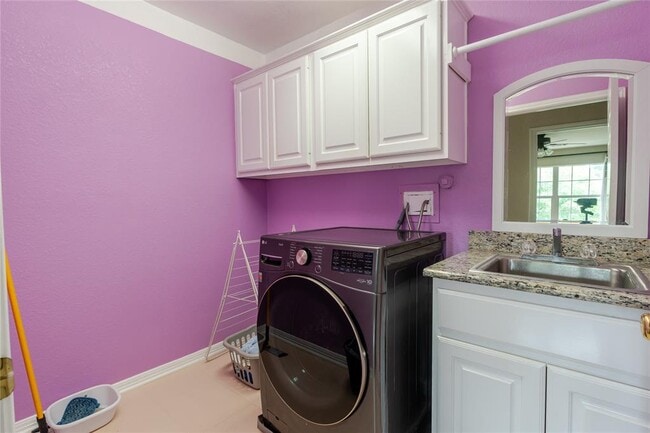 Building Photo - 9201 Trowbridge Cove
