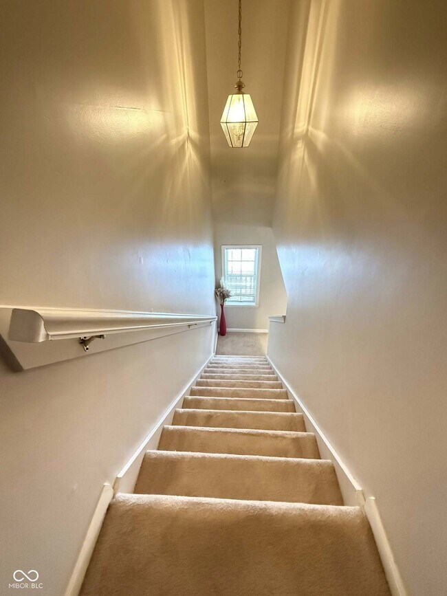 Building Photo - 8607 Longspur Ct