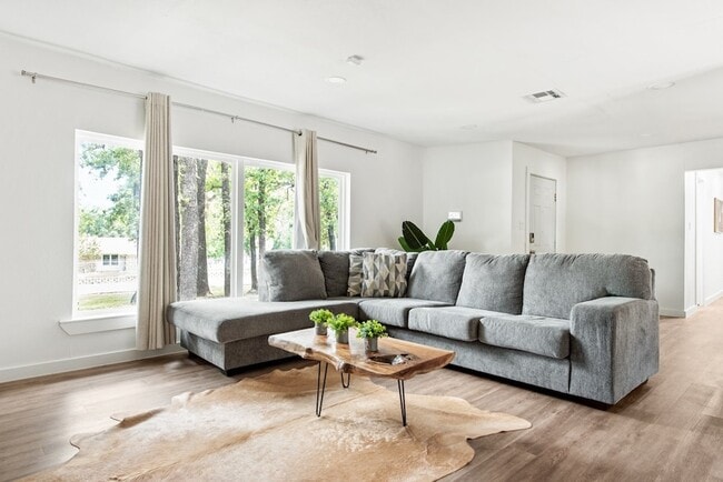 Building Photo - 4252 McComas Rd