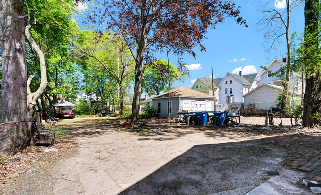 Building Photo - 253 Chatham St