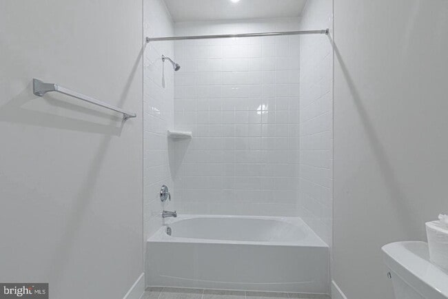 Building Photo - 941 Warlander Dr SW