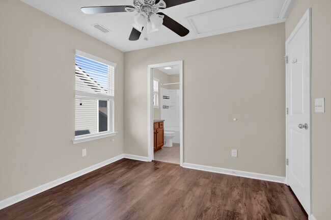 Building Photo - 11515 McDunkeld Dr