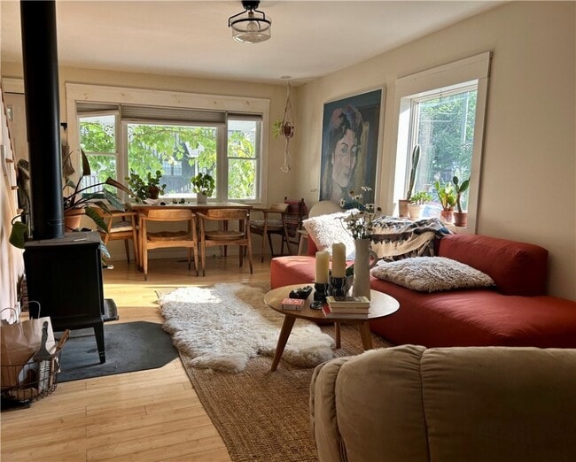 Building Photo - 511 Main St