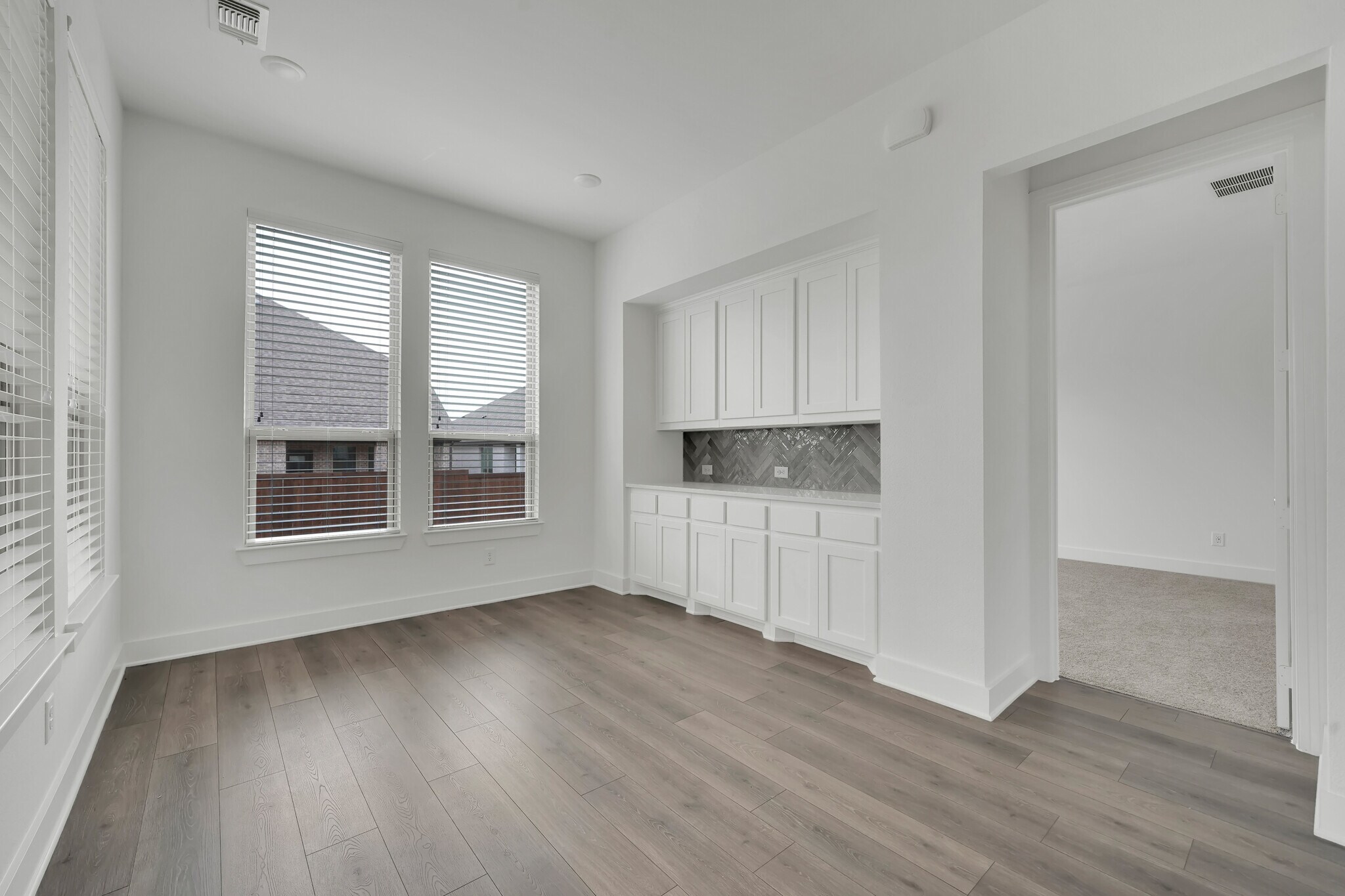Building Photo - 3729 Paradise Way