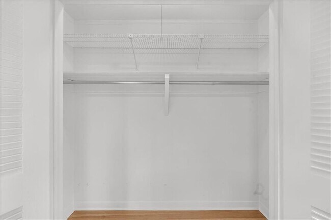 Building Photo - 4890 High Point Rd NE