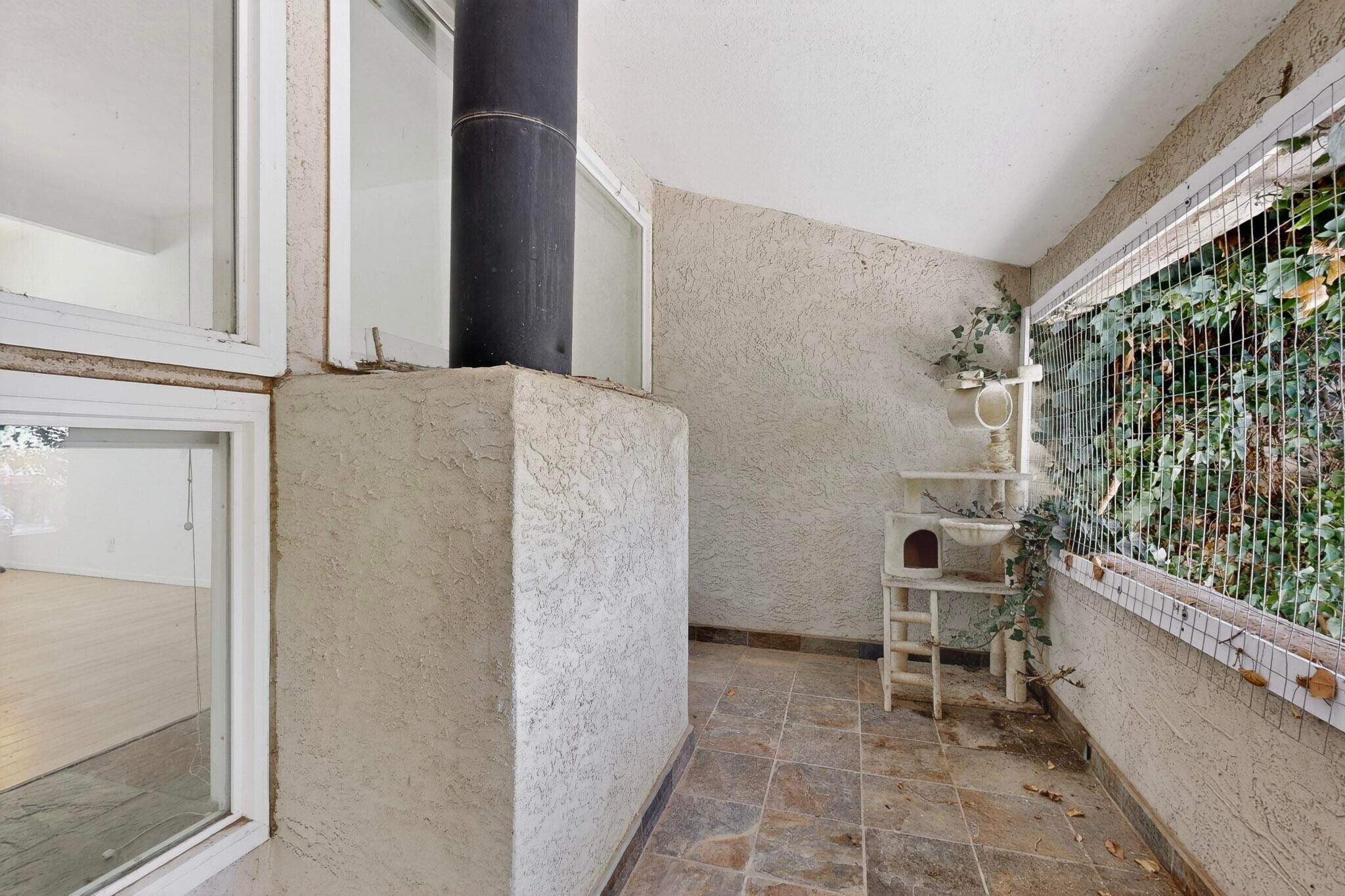 Building Photo - 5528 Overlook Dr NE