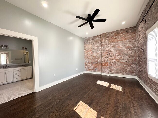 Building Photo - 401 N 6th St