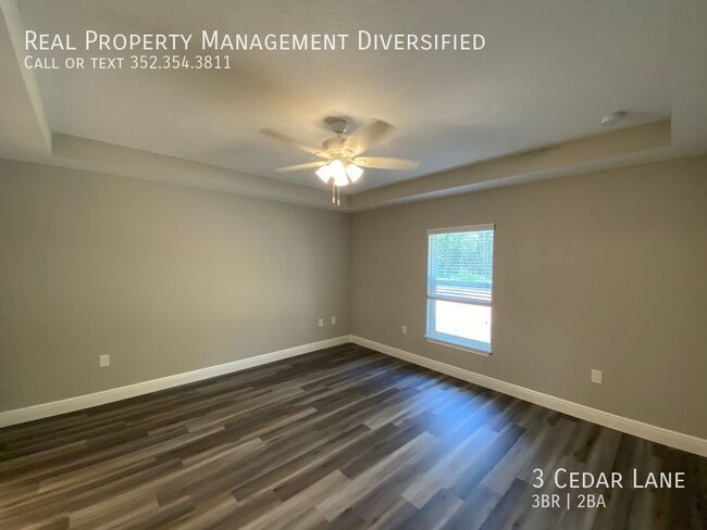 Building Photo - 3 Cedar Ln