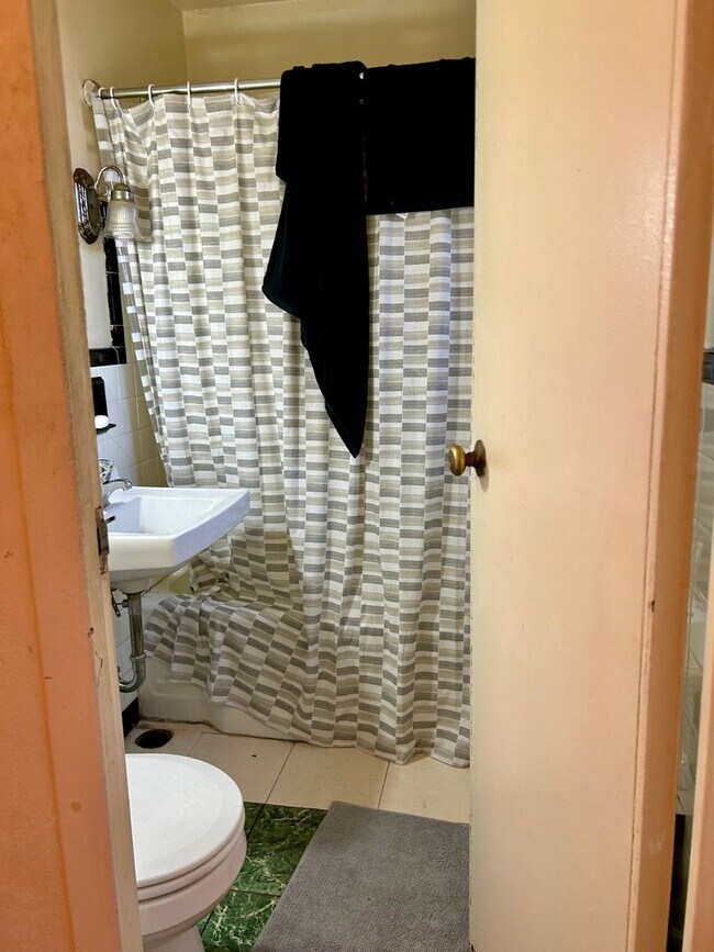 Building Photo - Cozy 1 bedroom in Shadyside