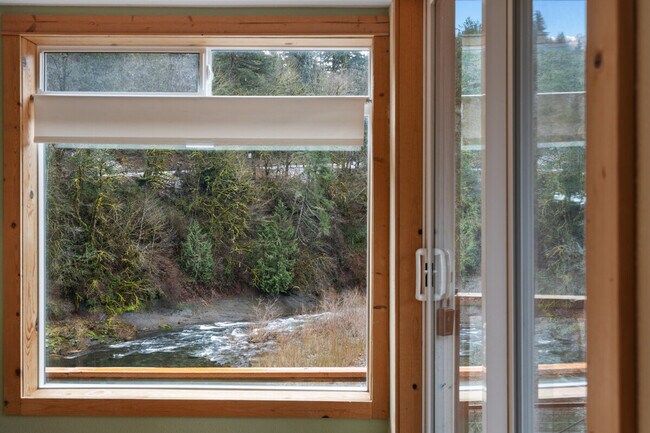 Building Photo - 11582 Washougal River Rd