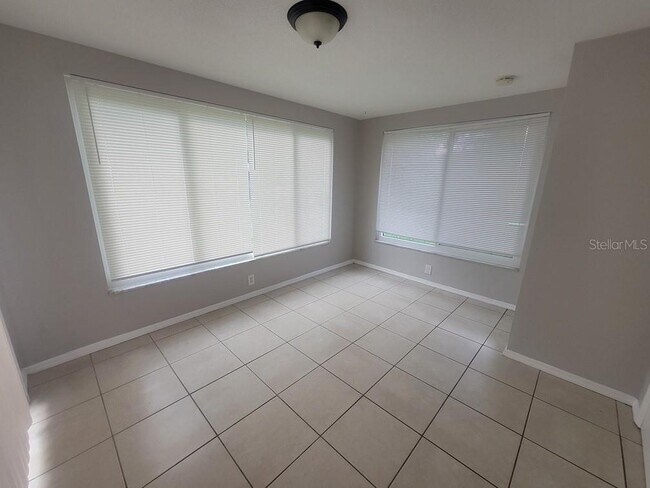 Building Photo - 7815 Waxwood Dr