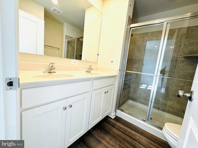 Building Photo - 12 BROOKFIELD Mews
