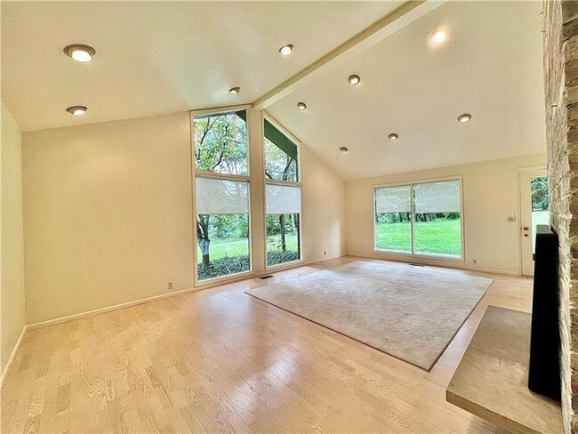 Building Photo - 112 Pheasant Dr