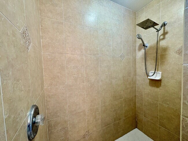 Building Photo - Peace, Comfort, and Great Location in this 3-Bedroom 2 Bath Pool Home in North Port!
