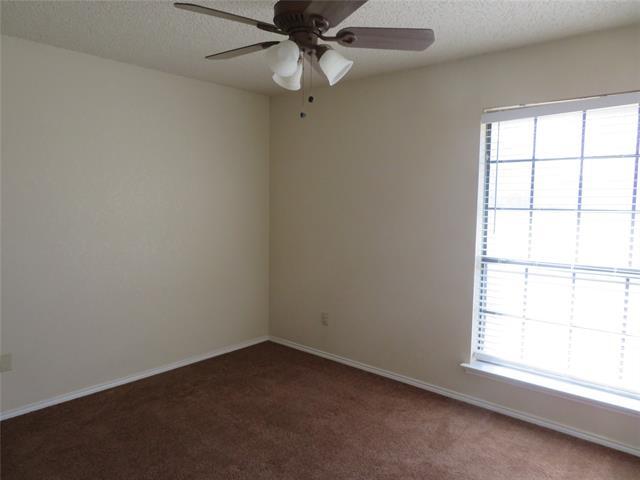 Building Photo - 443 Warbler Dr