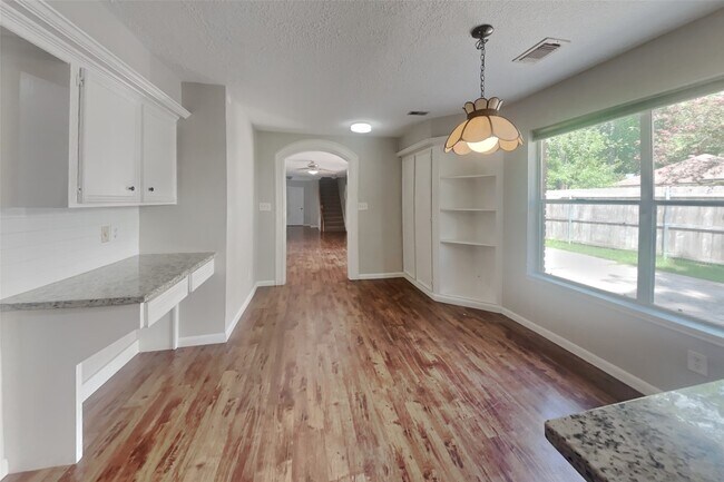 Building Photo - 16915 Misty Creek Dr