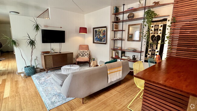 Building Photo - 8713 Pershing Dr