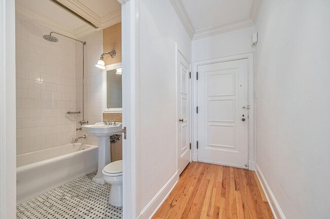 Building Photo - 1201 California St