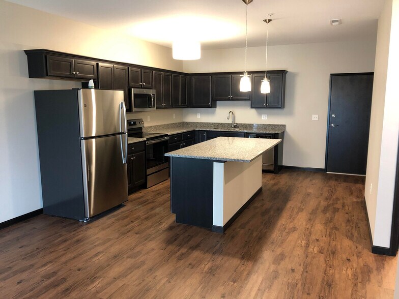 Building Photo - 2863 Spring Rose Circle