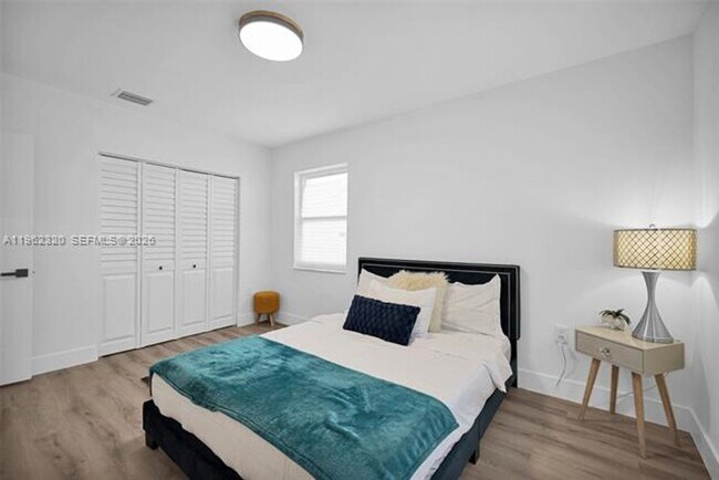 Building Photo - 6540 SW 4th St