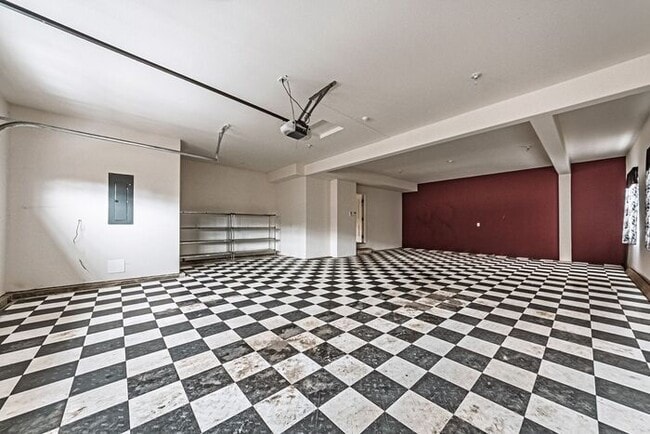 Building Photo - Stunning 5BR Home with Luxury Master Suite & Low-Maintenance Yard!