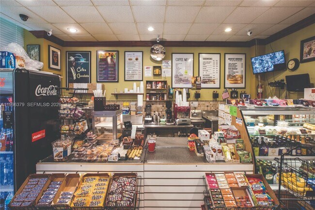 Building Photo - 1111 Brickell Bay Dr