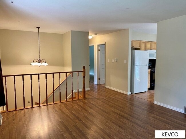 Building Photo - Great and Spacious Home with Backyard!