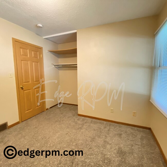 Building Photo - 2624 W 3rd St