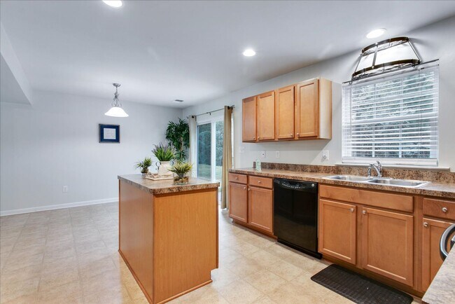 Building Photo - 118 Emma Rose Ct