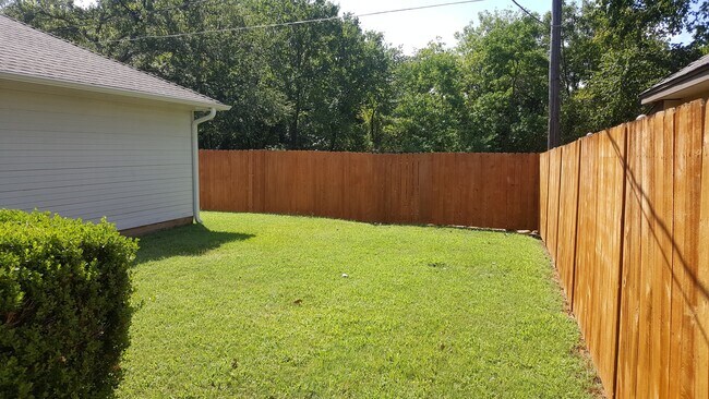 Building Photo - COMING SOON, JANUARY 10TH:  Beautifully Remodeled 3/2/2 Home, Generously updated Smart Home - For...