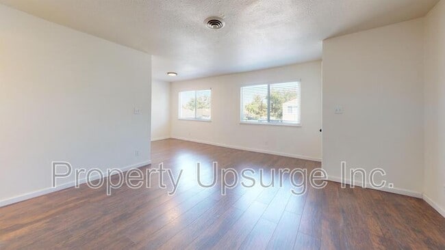 Building Photo - 1356 Hobart Dr