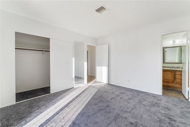 Building Photo - 1024 Willow Tree Dr