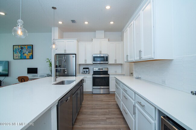 Building Photo - 11332 BREAKERS BAY Way
