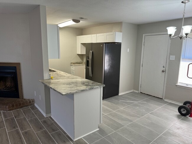 Building Photo - 1779 Stoneridge Dr