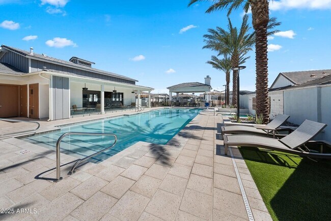 Building Photo - 15601 Cactus Rd
