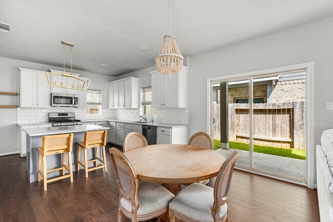 Building Photo - 31130 Mahogany Fir Trl