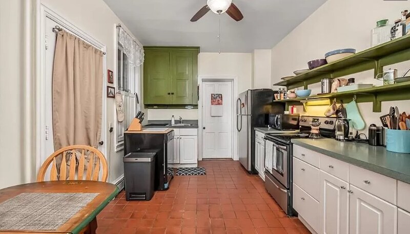 Building Photo - 227 E Garrison St